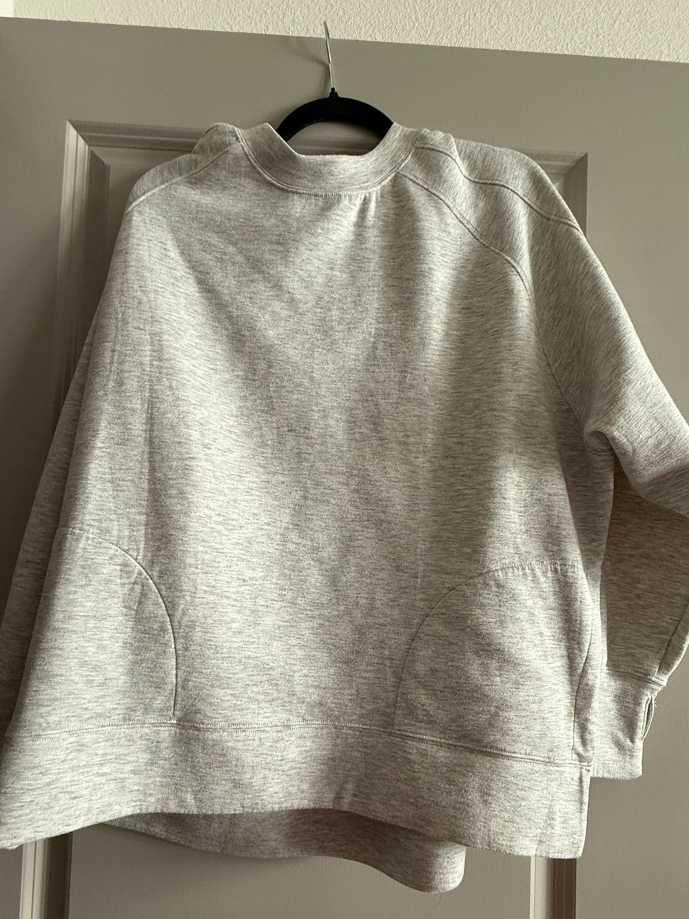 Abercrombie and Fitch - Grey Crewneck